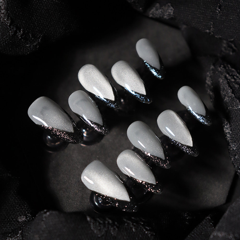 Dancing Black Swan/Cat eye