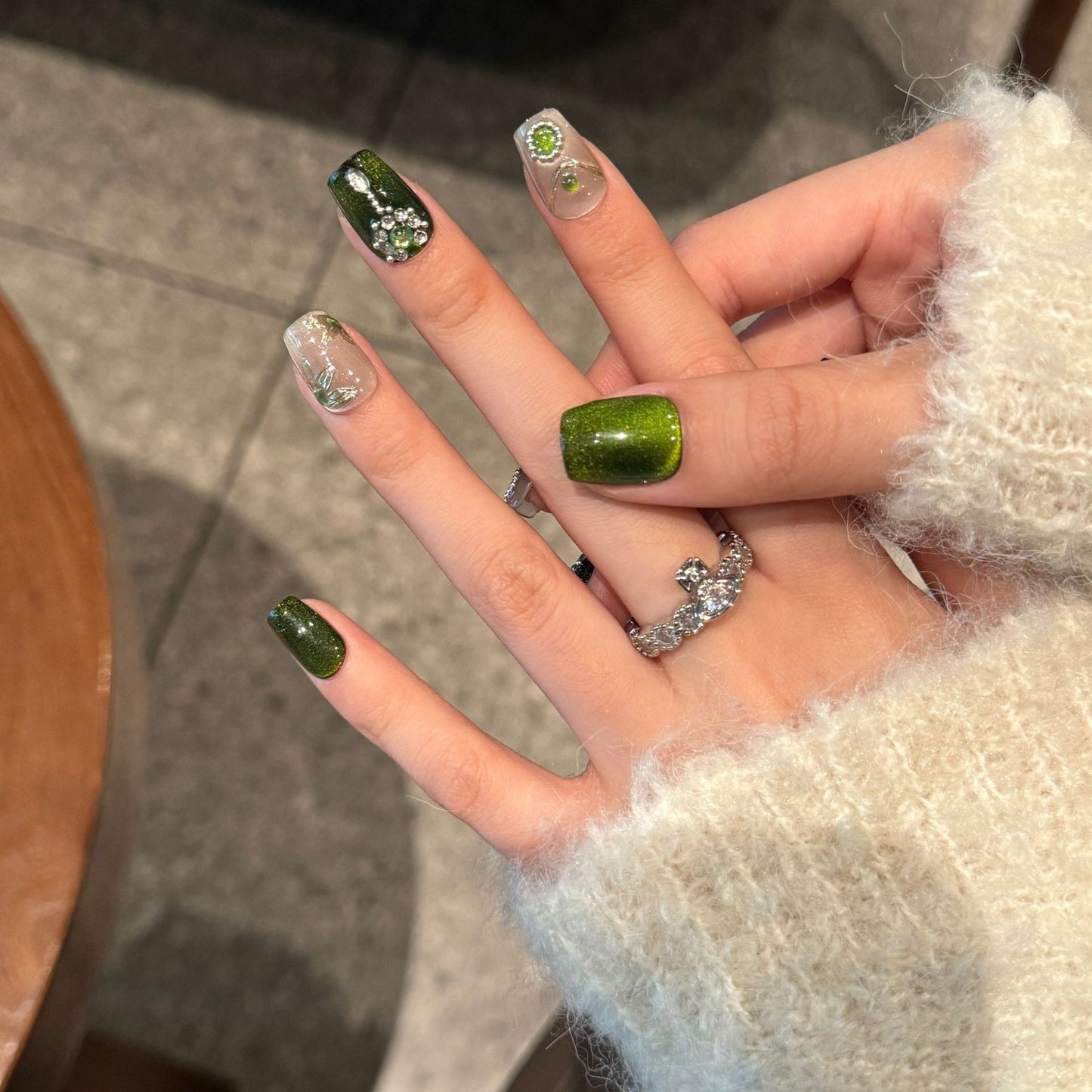 Green Twinkling Forest/Eye Cat