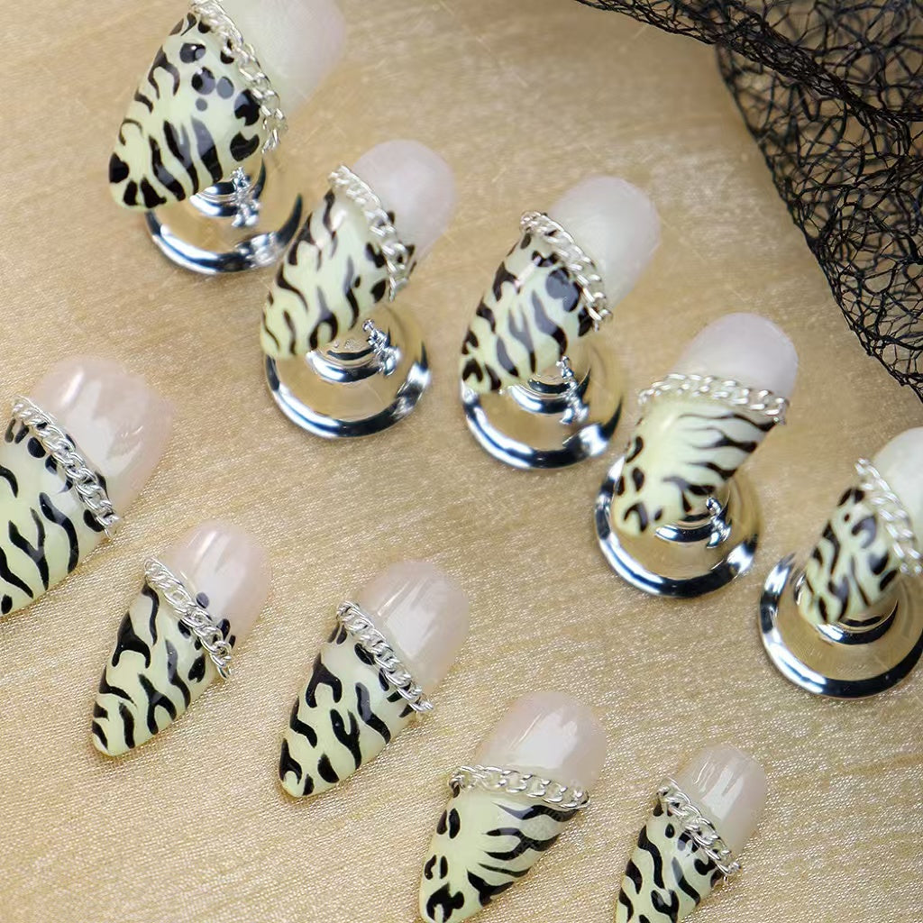chain ON FRENCH leopard PATTERN